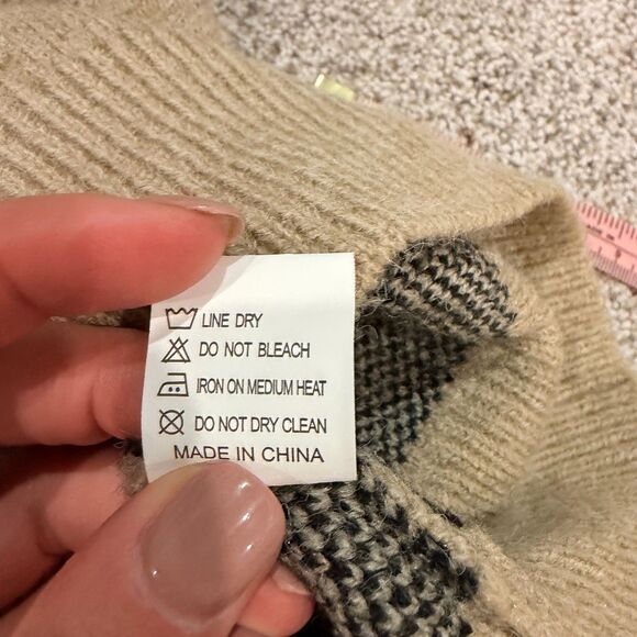 Y2K Goth Grunge Skull V-Neck Sweater - Size S - Picture 9 of 9